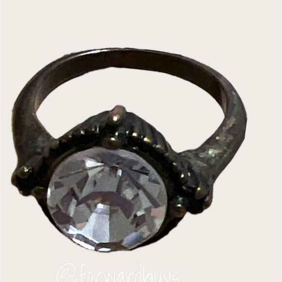 Bundle Sale 3 for $15 | Chic Size 7 Fashion Ring - Picture 1 of 9